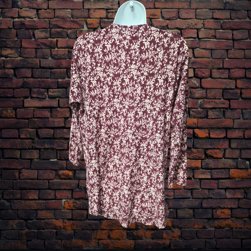 Daytrip Women's Floral V-Neck Top Medium 3/4‎ Sleeve Front Knot Stretch Blouse
